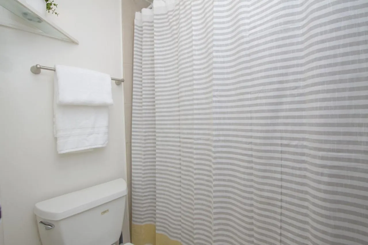 Walk To Beach And Shops.Cute Studio In Waikiki Honolulu USA